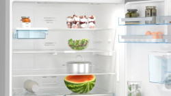 ثلاجة وفريزر قائم بذاته بالفريزر السفلي – ستانلس ستيل مقاوم لبصمات الأصابع سيريز 6 Series 6 Free-standing Fridge-Freezer with Freezer at Bottom