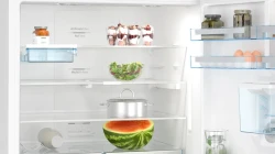 ثلاجة وفريزر عمودية مع الفريزر في الأسفل سيريز 6 Serie 6 Free-standing fridge-freezer with freezer at bottom, Total No Frost