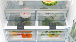 ثلاجة وفريزر عمودية مع الفريزر في الأسفل سيريز 6 Serie 6 Free-standing fridge-freezer with freezer at bottom, Total No Frost