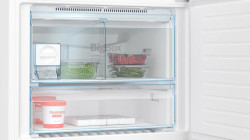 ثلاجة وفريزر عمودية مع الفريزر في الأسفل سيريز 6 Serie 6 Free-standing fridge-freezer with freezer at bottom, Total No Frost