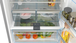 ثلاجة وفريزر قائم بذاته بنظام Total No Frost مع الفريزر في الأسفل سيريز 6 Serie 6 Free-standing fridge-freezer with freezer at bottom Total No Frost