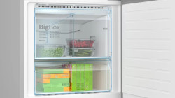 ثلاجة وفريزر قائم بذاته بنظام Total No Frost مع الفريزر في الأسفل سيريز 6 Serie 6 Free-standing fridge-freezer with freezer at bottom Total No Frost