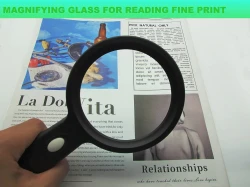 عدسة مكبرة محمولة بتكبير 10 أضعاف Portable magnifying glass with 10x magnification