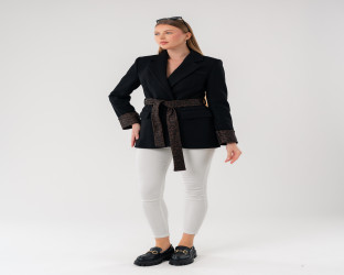 بليزر برباط خصر ونقشة جلد النمر Wool Blend Wrap Blazer with Leopard Print Details