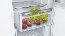 ثلاجة عامودية مدمجة VitaFresh سيريز 6 سعة  319 لتر Serie 6 Built-in VitaFresh Refrigerator 319L