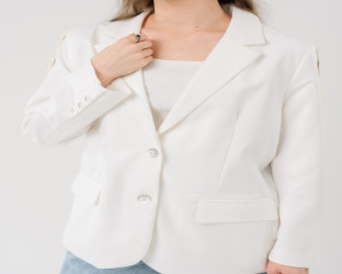 بليزر رسمي من الأمام، دنيم مطرز من الخلف Blazer with Distressed Denim Back and Embroidery