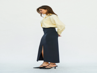 تنّورة نسائية بحزام وفتحة أمامية Women's Belted Skirt with Slit Front