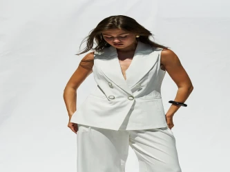 سترة (فيست) نسائية بصفين أزرار مزدوجة Women's Double-Breasted Sleeveless Vest / Blazer
