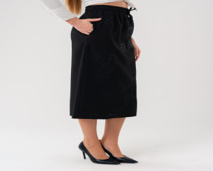تنورة ميدي نسائية نقش زهري Women's Midi Skirt with Floral Embroidery