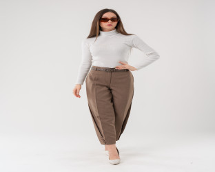 بنطلون نسائي بخصر عالٍ وتفاصيل أزرار جانبية Women's Tapered High-Waisted Trousers with Side Button Detail