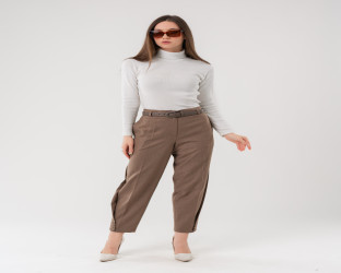 بنطلون نسائي بخصر عالٍ وتفاصيل أزرار جانبية Women's Tapered High-Waisted Trousers with Side Button Detail