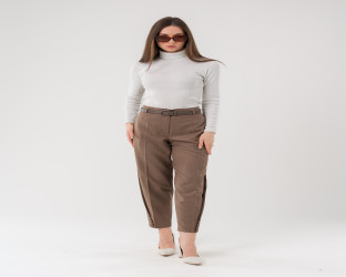 بنطلون نسائي بخصر عالٍ وتفاصيل أزرار جانبية Women's Tapered High-Waisted Trousers with Side Button Detail