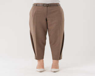 بنطلون نسائي بخصر عالٍ وتفاصيل أزرار جانبية Women's Tapered High-Waisted Trousers with Side Button Detail