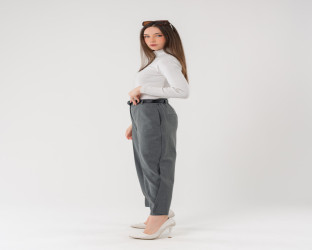 بنطلون نسائي بخصر عالٍ وتفاصيل أزرار جانبية Women's Tapered High-Waisted Trousers with Side Button Detail