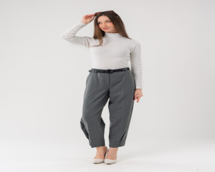 بنطلون نسائي بخصر عالٍ وتفاصيل أزرار جانبية Women's Tapered High-Waisted Trousers with Side Button Detail