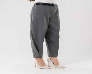 بنطلون نسائي بخصر عالٍ وتفاصيل أزرار جانبية Women's Tapered High-Waisted Trousers with Side Button Detail