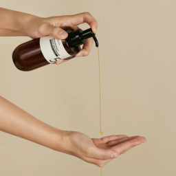 غسول سبا للوجه بالجلوتاثيون وفيتامين C No.5 Glutathione C Facial Spa Cleanser
