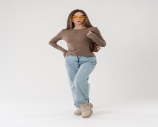 بلوزة نسائية بأكمام طويلة Women's Long-Sleeve Ribbed Top