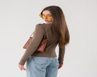 بلوزة نسائية بأكمام طويلة Women's Long-Sleeve Ribbed Top
