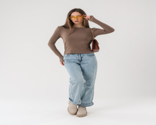بلوزة نسائية بأكمام طويلة Women's Long-Sleeve Ribbed Top