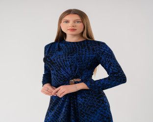 فستان ميدي بنقشة جلد الثعبان وتفصيل البروش Dress with Snake Print and Brooch Detail
