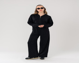 طقم بدلة رياضي نسائي (تراكسوت) مزينة بقطع كريستال Women's Black Rhinestone Studded Tracksuit