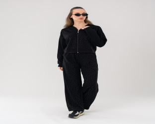 طقم بدلة رياضي نسائي (تراكسوت) مزينة بقطع كريستال Women's Black Rhinestone Studded Tracksuit