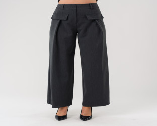 بنطلون نسائي بقصة واسعة و خصر عالٍ High-Waisted Wide-Leg Trousers