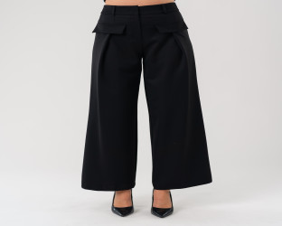 بنطلون نسائي بقصة واسعة و خصر عالٍ High-Waisted Wide-Leg Trousers