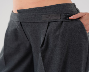 بنطال نسائي واسع Women's Wide-Leg Trousers
