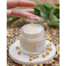 كريم الفاصوليا لترطيب وتجديد البشرة Bean Cream for Skin Hydration and Renewal