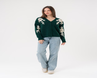 كارديغان صوف برقبة V مع تطريز زهري بارز Cardigan with Prominent Floral Embroidery and V-Neck