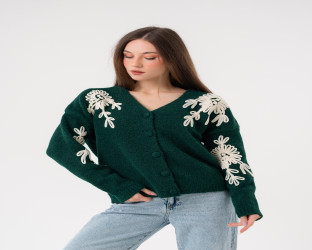 كارديغان صوف برقبة V مع تطريز زهري بارز Cardigan with Prominent Floral Embroidery and V-Neck