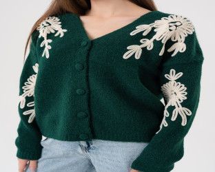 كارديغان صوف برقبة V مع تطريز زهري بارز Cardigan with Prominent Floral Embroidery and V-Neck