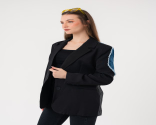 بليزر باللون الاسود والدنيم Blazer in Black and Denim