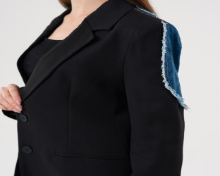 بليزر باللون الاسود والدنيم Blazer in Black and Denim