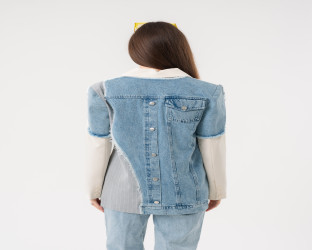 بليزر باللون البيج والدنيم Blazer in Beige and Denim