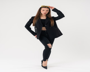 بليزر نسائي أسود مزدوج الأزرار Double-Breasted Blazer