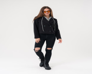 جاكيت قصير أسود مزدوج الأزرار مع غطاء رأس رياضي رمادي Cropped Double-Breasted Jacket with Detachable Gray Hoodie