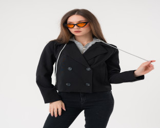 جاكيت قصير أسود مزدوج الأزرار مع غطاء رأس رياضي رمادي Cropped Double-Breasted Jacket with Detachable Gray Hoodie