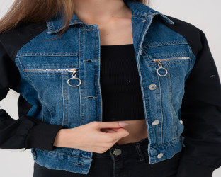 جاكيت دينم قصير بأكمام سوداء Cropped Denim Jacket with Black Sleeves