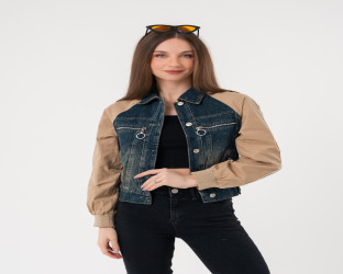 جاكيت دينم قصير بأكمام باللون الجملي Cropped Denim Jacket with Camel Sleeves