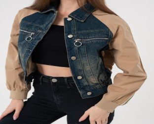 جاكيت دينم قصير بأكمام باللون الجملي Cropped Denim Jacket with Camel Sleeves