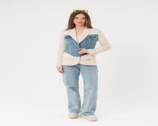 بليزر اوف وايت بقصة ضيقة مع قماش الدينم Off White Blazer with Denim Front