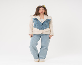 بليزر اوف وايت بقصة ضيقة مع قماش الدينم Off White Blazer with Denim Front