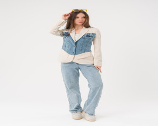 بليزر اوف وايت بقصة ضيقة مع قماش الدينم Off White Blazer with Denim Front