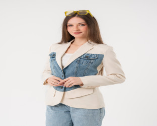 بليزر اوف وايت بقصة ضيقة مع قماش الدينم Off White Blazer with Denim Front