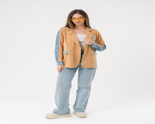 بليزر اوفرسايز بلون جملي بتفاصيل وأكمام من الدينم Oversized Blazer in Camelwith Denim Panels and Sleeves