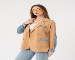 بليزر اوفرسايز بلون جملي بتفاصيل وأكمام من الدينم Oversized Blazer in Camelwith Denim Panels and Sleeves