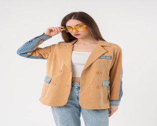 بليزر اوفرسايز بلون جملي بتفاصيل وأكمام من الدينم Oversized Blazer in Camelwith Denim Panels and Sleeves